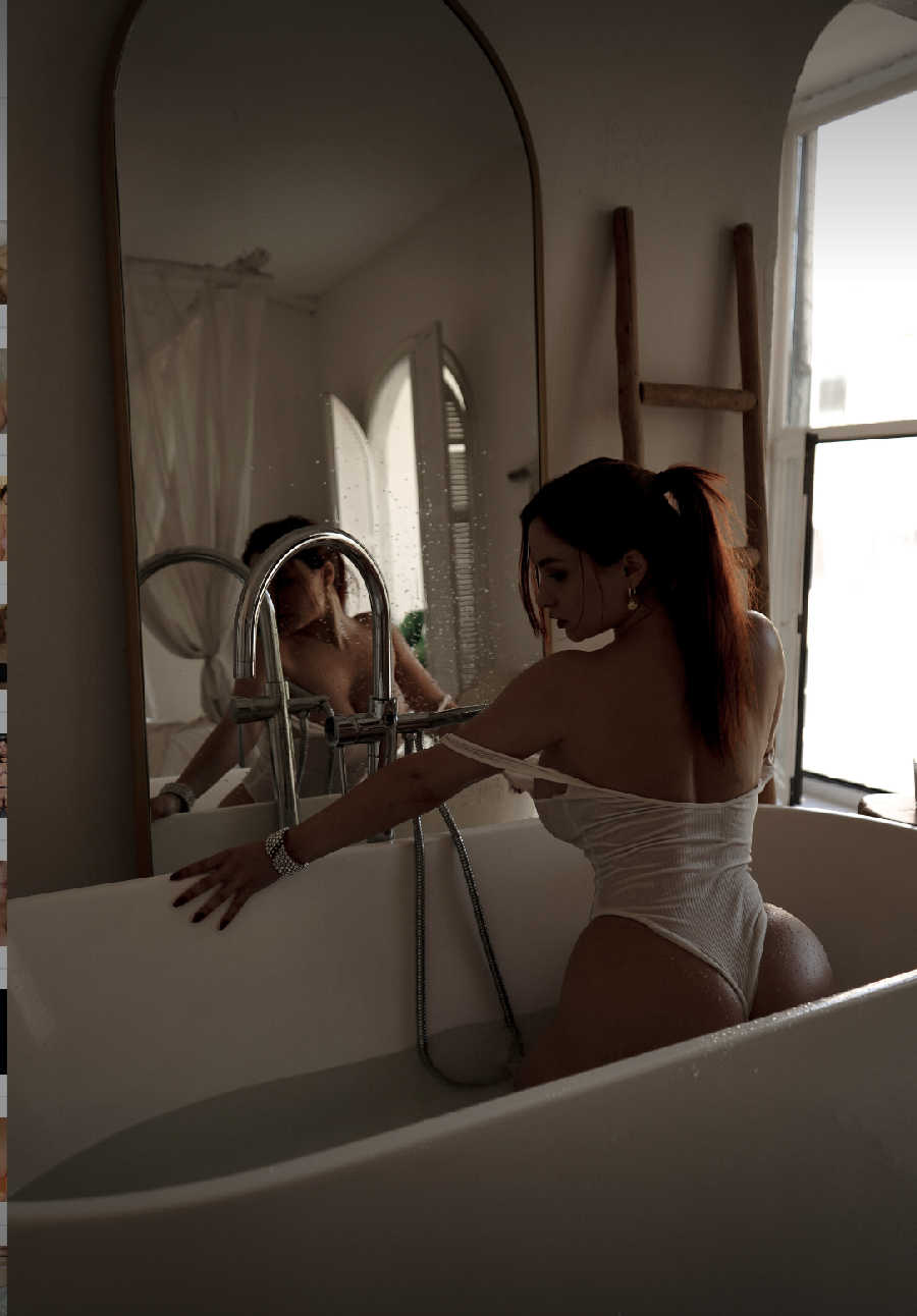 A playful frame from Miranda Faith nude — online in Wuxi